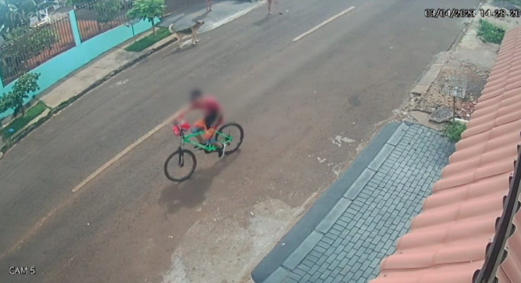 Suspeito de furtar residência é flagrado por câmeras no Jardim Veneza
