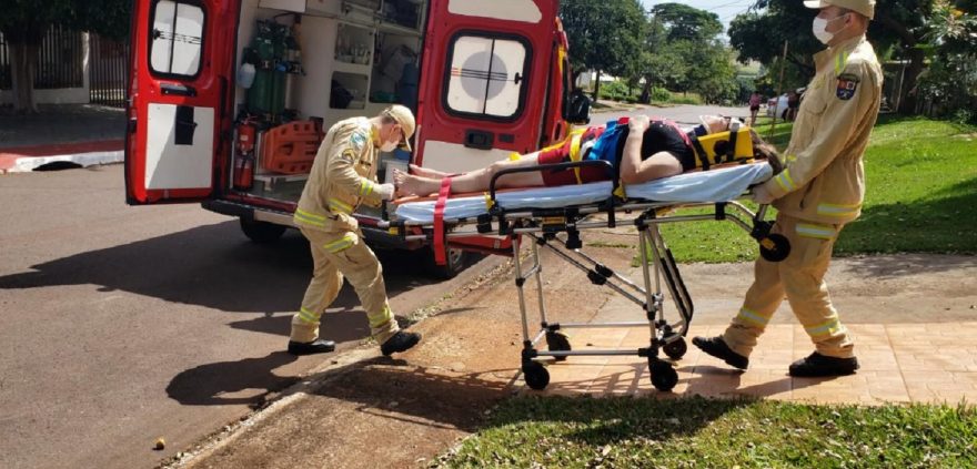Mulher fica ferida ao cair de escada no Bairro Brasília