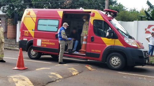 Adolescente fica ferido após acidente de trânsito na Rua Paraná