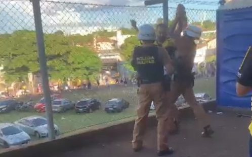 Vídeo flagra briga entre torcedor do FC Cascavel e policial militar no Estádio