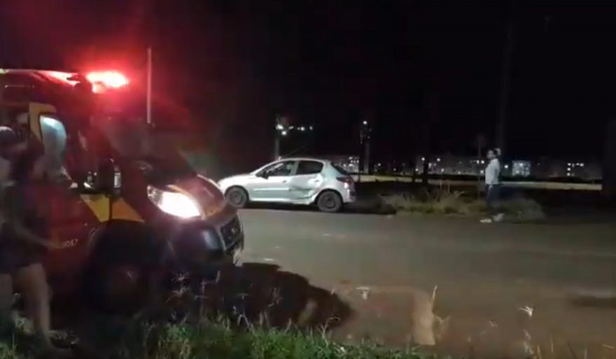Motociclista fica ferido em acidente na Rua das Perdizes no Floresta