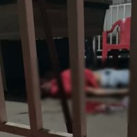 Imagem referente a Vídeo mostra homem morto ao lado de mesa de sinuca logo após o crime