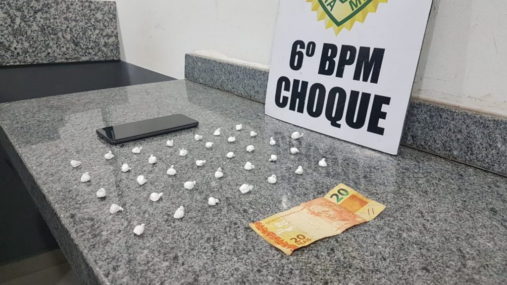 Adolescente é apreendido com 36 buchas de cocaína no Riviera