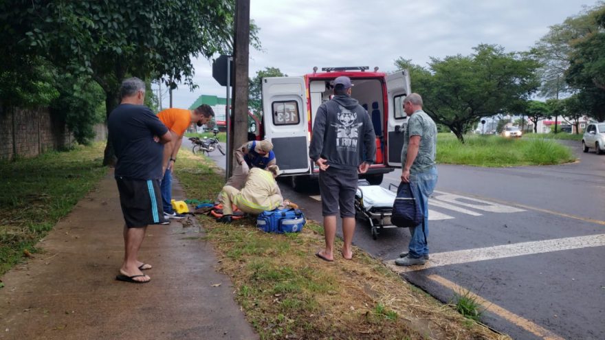 Ciclista tem lesão na cabeça e fratura no nariz após ser atingido por carro no Parque Verde