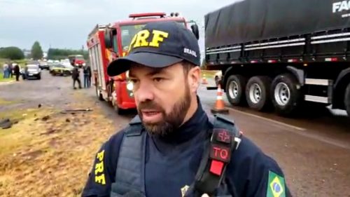 Testemunhas relataram à PRF que motorista do Golf fez ultrapassagem perigosa e dirigia igual louco