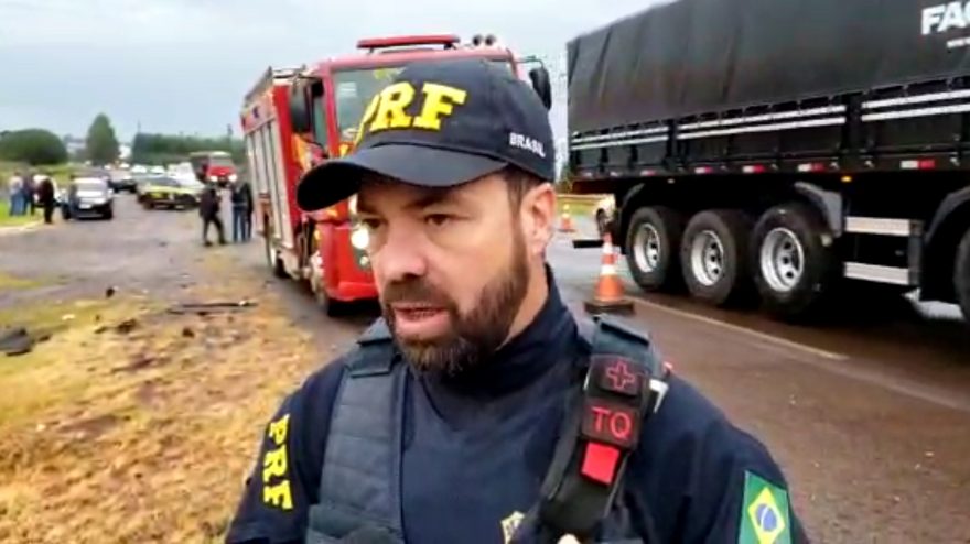 Testemunhas relataram à PRF que motorista do Golf fez ultrapassagem perigosa e dirigia igual louco