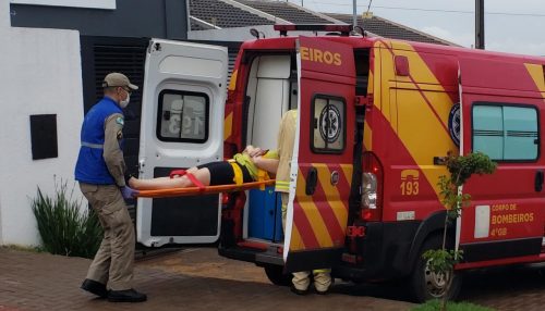 Mulher bate a cabeça após cair de escada no Bairro Canadá