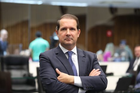 ALEP: 1ª Vice Presidência gasta mais de R$ 230 mil em cargos comissionados sob liderança do Deputado Marcel Micheletto Imagem referente a ALEP: 1ª Vice Presidência gasta mais de R$ 230 mil em cargos comissionados sob liderança do Deputado Marcel Micheletto