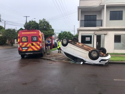 Mais um capotamento é registrado no perímetro urbano de Cascavel