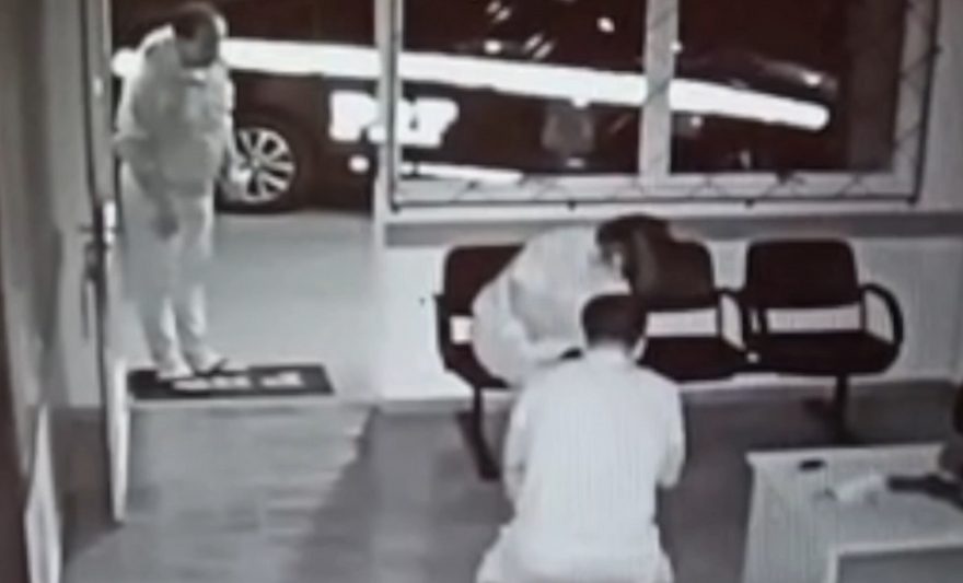 Bebê de seis meses que não respirava é salva pela PRF; veja vídeo