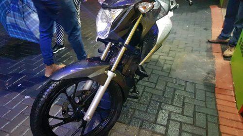 Motociclista fica ferida em acidente de trânsito no São Cristóvão