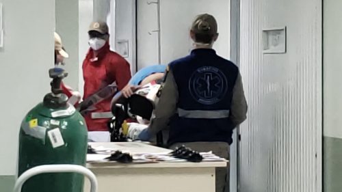 Homem sofre contusão na perna ao ser atropelado no Santa Felicidade