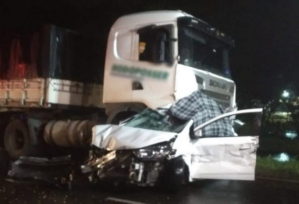 Grave acidente com vários veículos deixa duas pessoas mortas na BR-376 em Ponta Grossa