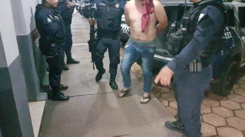 Homem ameaça vítima com simulacro e acaba detido