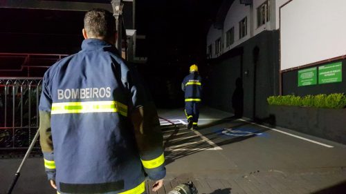 Princípio de incêndio é contido pelo Corpo de Bombeiros no Centro