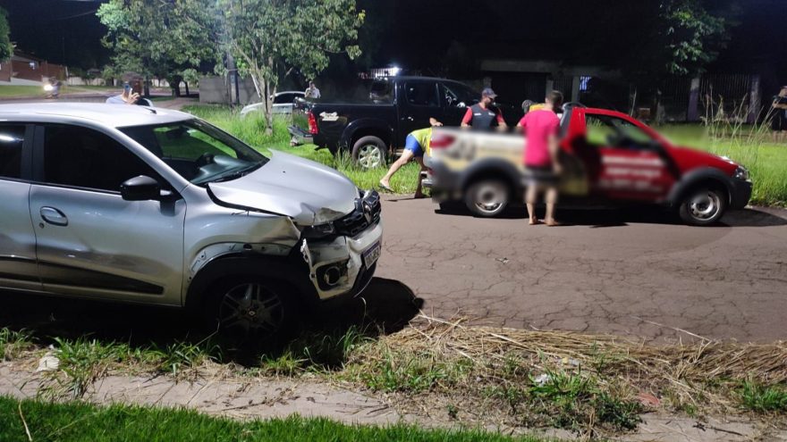 Colisão entre Strada e Kwid é registrada no Bairro Brasília