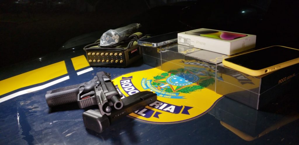 Casal é preso com descaminho e pistola 9mm durante o abordagem da PRF na Br-277
