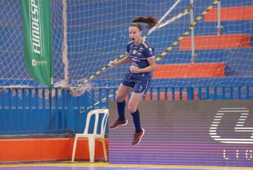 Stein Cascavel vence o UNIDEP/Pato Branco pela primeira rodada da Liga Feminina de Futsal