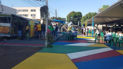 Domingo de Páscoa também é dia de café da manhã na Feira do Teatro