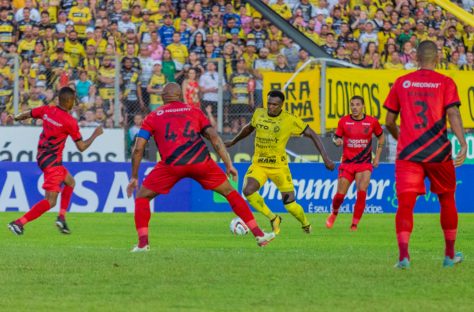 Cascavel enfrenta o Athletico pelo segundo jogo da final do Paranaense