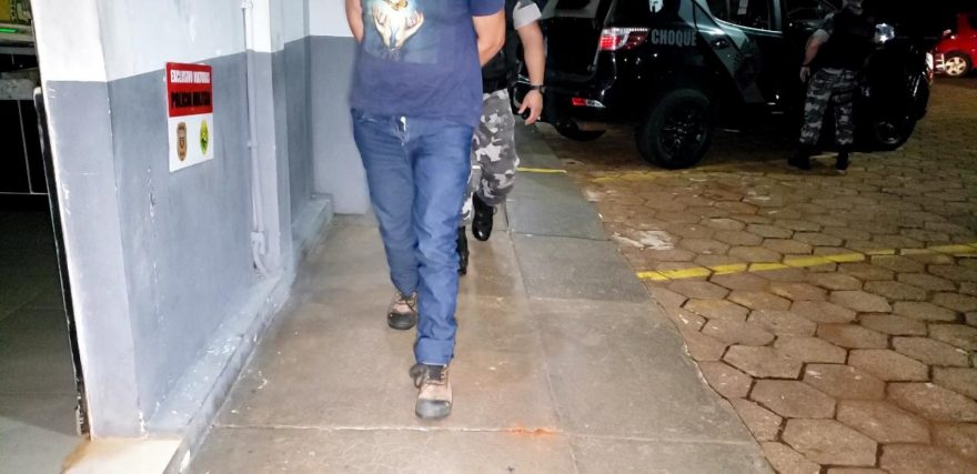 Após denúncia da ex, homem é detido pelo Choque e tem carro apreendido