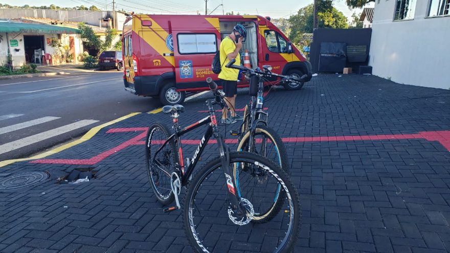 Ciclista fica ferido após sofrer queda no Bairro Periolo
