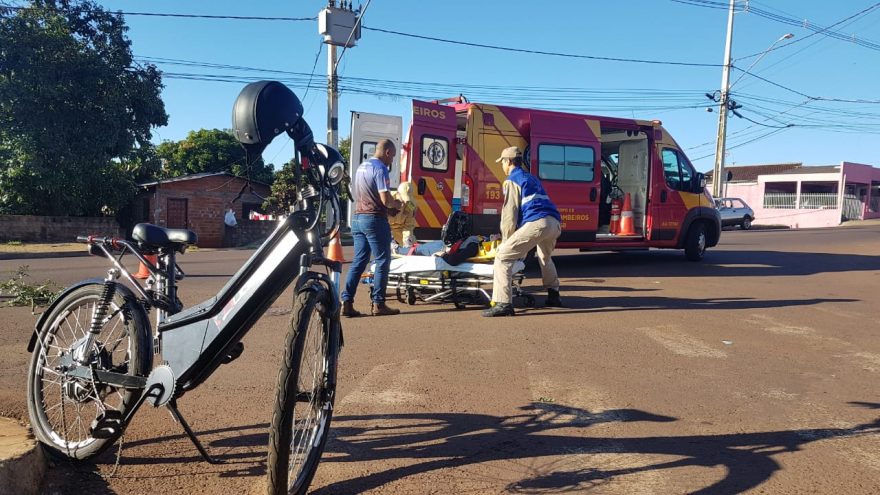 Ciclista tem fratura no rosto após se envolver em colisão com moto