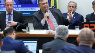 Audiência da Câmara com Dino é encerrada após confusão entre deputados