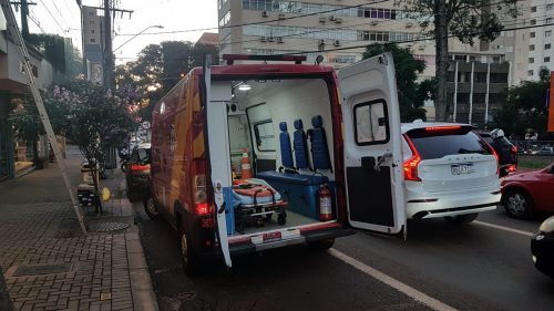 Homem sofre luxação no ombro esquerdo ao cair de dois metros de altura no Centro