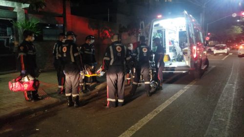 Homem em surto e agressivo mobiliza equipes ao Centro