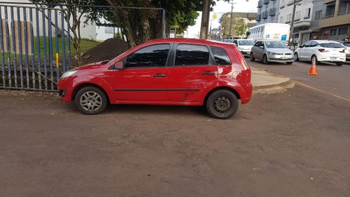 Motociclista fica ferida após se envolver em colisão com carro no Bairro Universitário