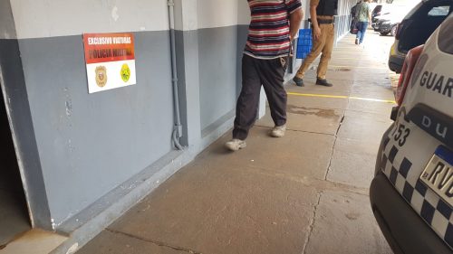 Homem é preso pela PM após furtar desodorantes e Nutella