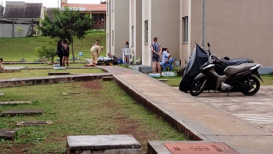 Mulher cai de degrau e precisa de atendimento do Siate no Floresta
