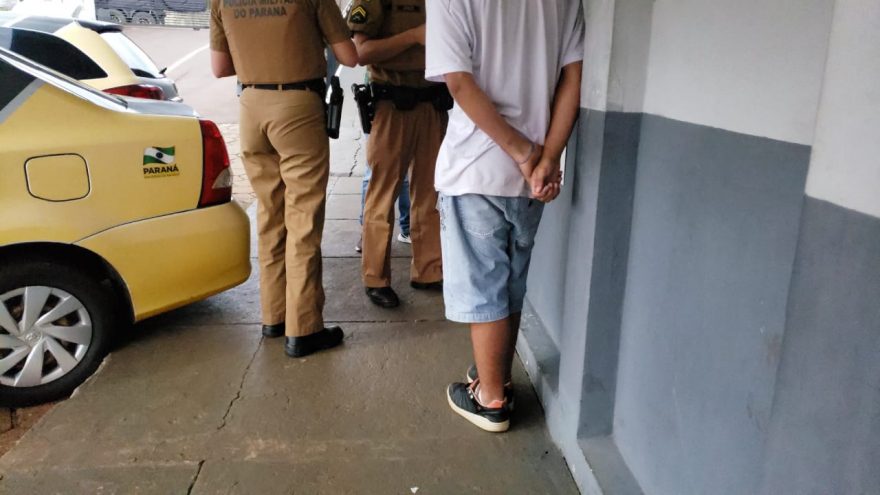 Adolescente é apreendido após ameaçar alunos e professores com faca em Colégio Estadual