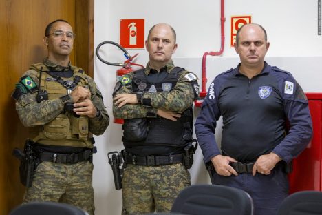 Câmara autoriza Paranhos a contratar policiais de folga para reforçar segurança nas escolas