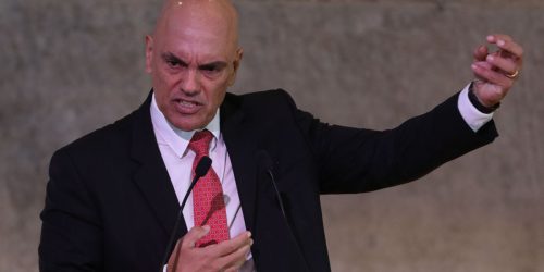 Moraes manda PF marcar depoimento de Bolsonaro sobre atos golpistas