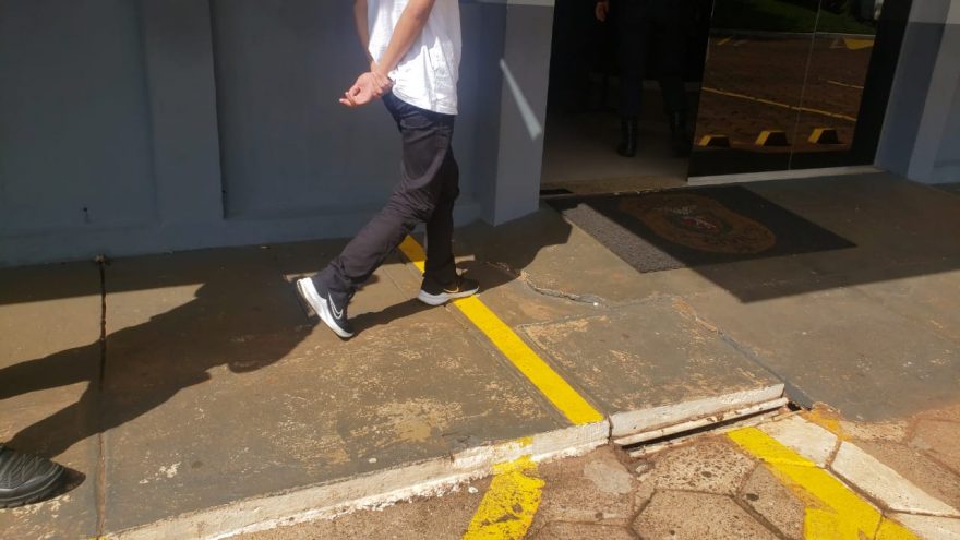 Após agredir a própria mãe e a empregada, adolescente vai parar na Delegacia