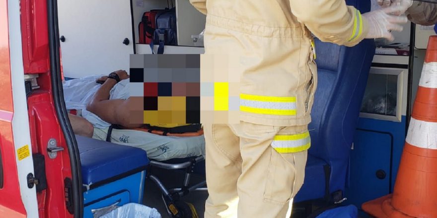Homem fica ferido ao bater a cabeça na borda de uma piscina