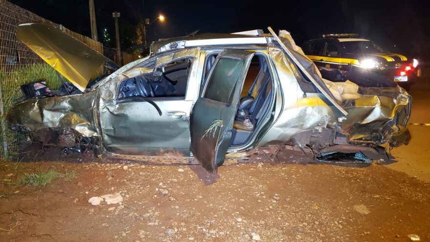 Condutor morre após ser ejetado de veículo em capotamento na BR-277 em Cascavel