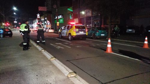 Operação de trânsito resulta na prisão de condutores embriagados e apreensão de veículos