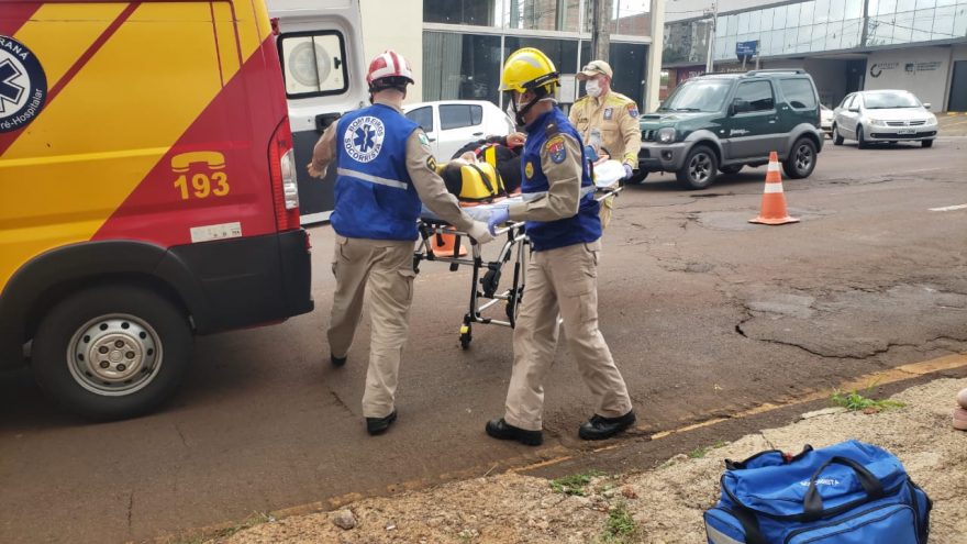 Mulher fica ferida em acidente de trânsito na Rua Marechal Cândido Rondon