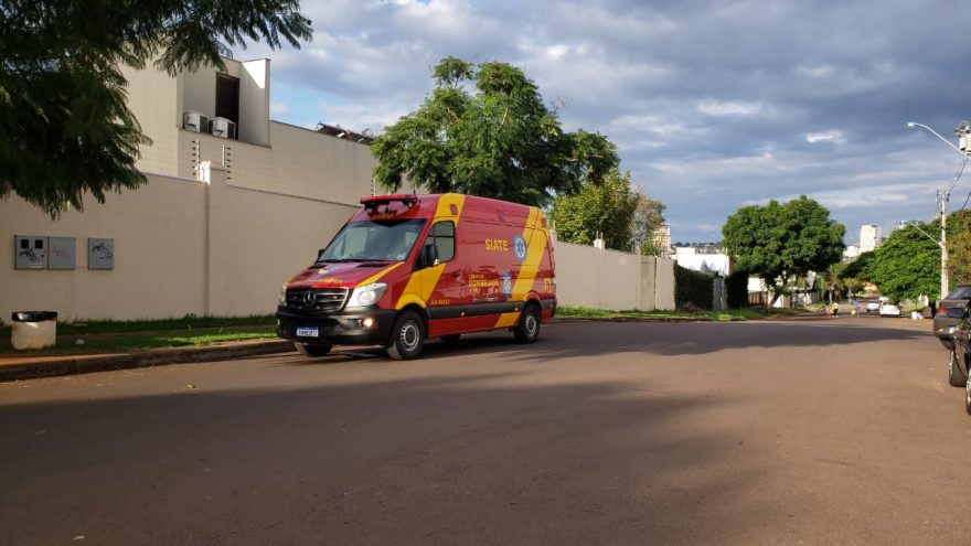 Homem de 60 anos é socorrido com lesão no rosto, após sofrer queda no Bairro Cancelli