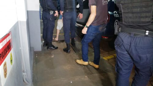 Homem é detido pela GM acusado de agredir a irmã em residência no Brasília