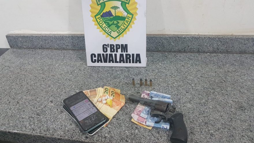 Casal é detido com arma de fogo, cocaína e crack no Bairro Brasília