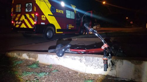 Motorista foge após bater contra ciclista no Santa Felicidade