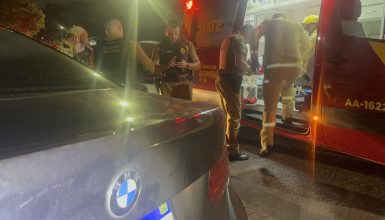 Imagem referente a Vítimas são baleadas em BMW e correm até delegacia para pedir socorro