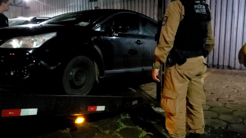 PM apreende Citröen C4 usado em tentativa de homicídio no Cascavel Velho