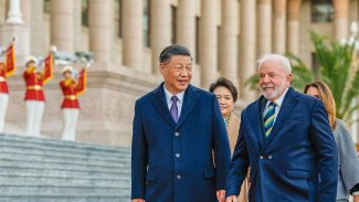 Viagem reforça papel de Brasil e China no cenário internacional Viagem reforça papel de Brasil e China no cenário internacional