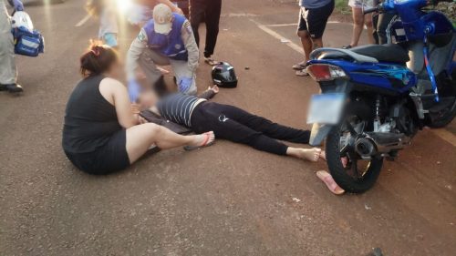 Motociclista fica ferida após acidente de trânsito na Rua Francisco Maculan