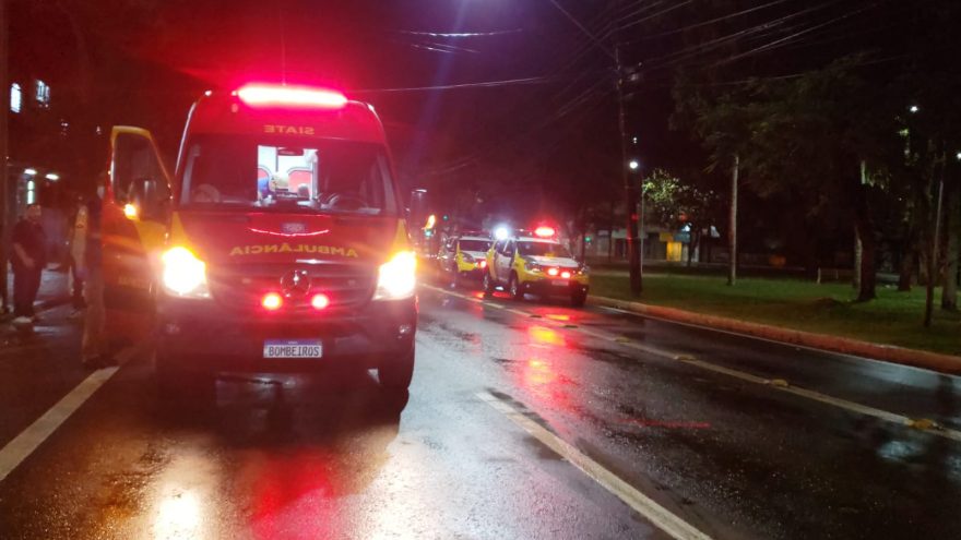 Pelo segundo dia seguido, briga é registrada em bares na Avenida Brasil e jovem fica ferido